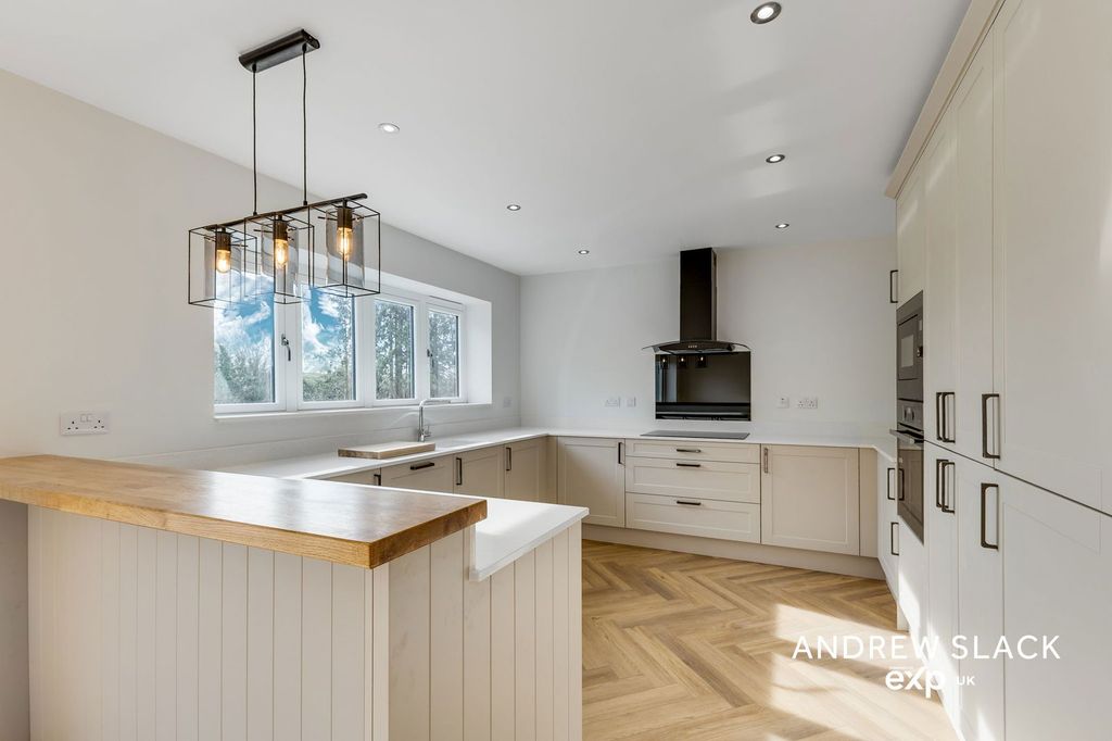 Property photo 2 of 36