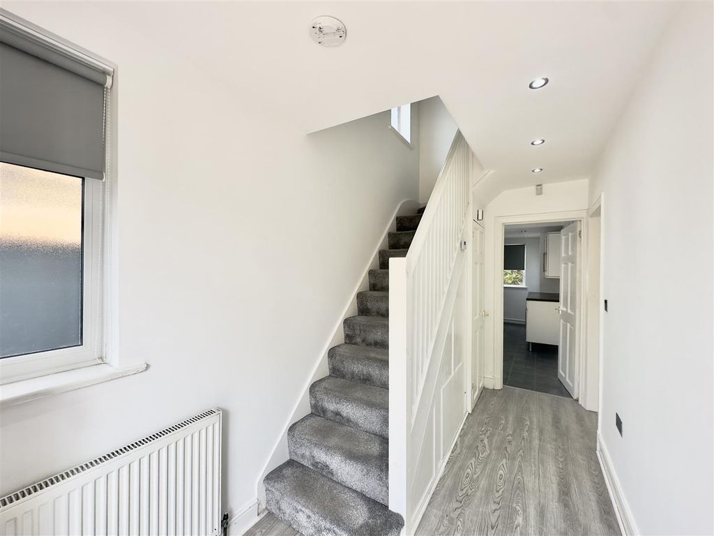 Property photo 3 of 16 3