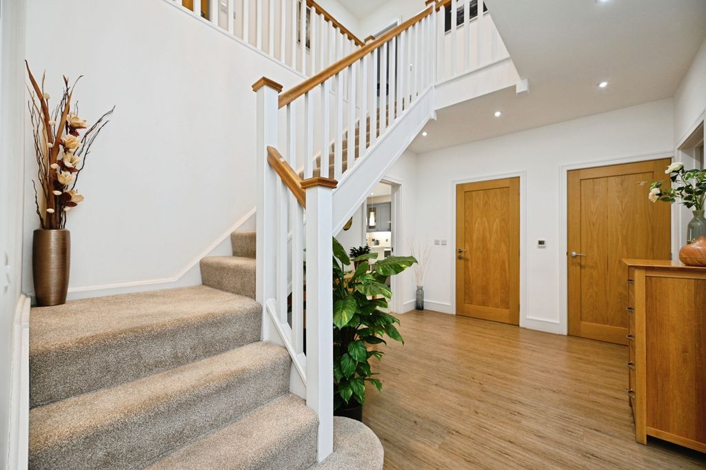 Property photo 3 of 20 142001