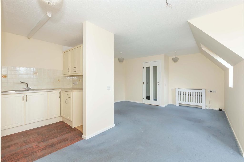 Property photo 3 of 14 Belmaine Court_2.Jpg