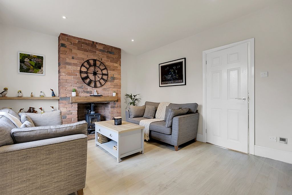 Property photo 3 of 21 4813144