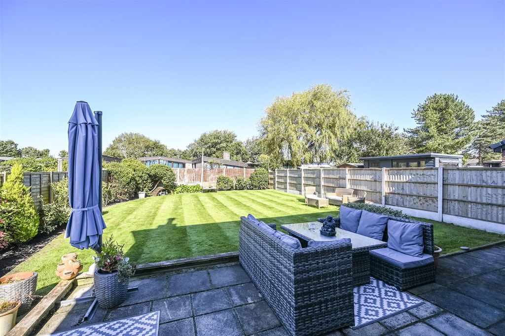 Property photo 2 of 25