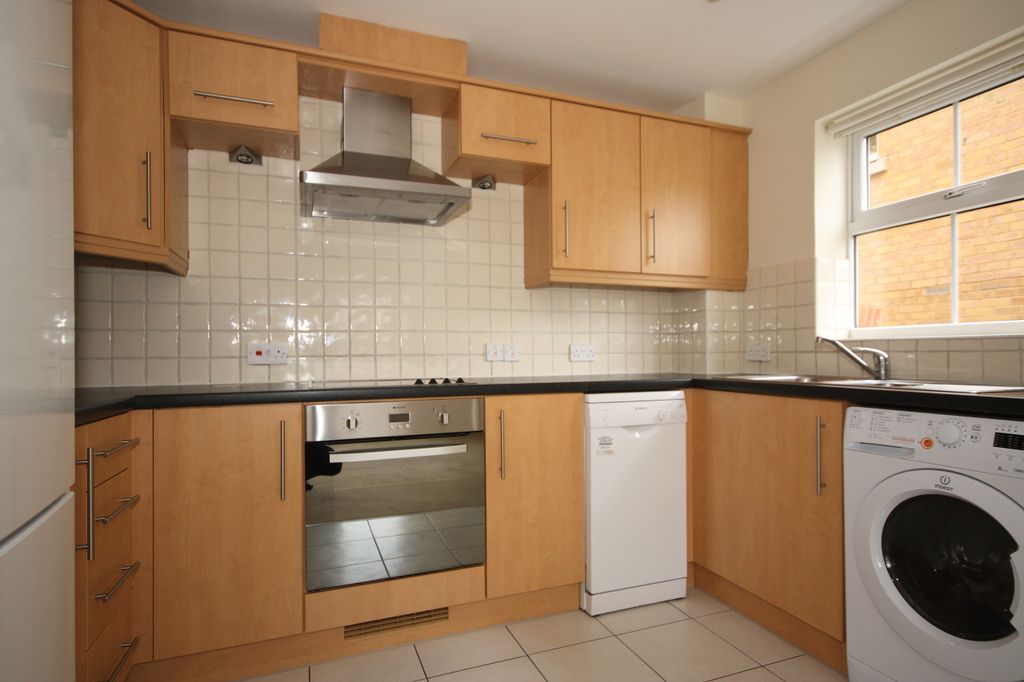 Property photo 3 of 7 Kitchen