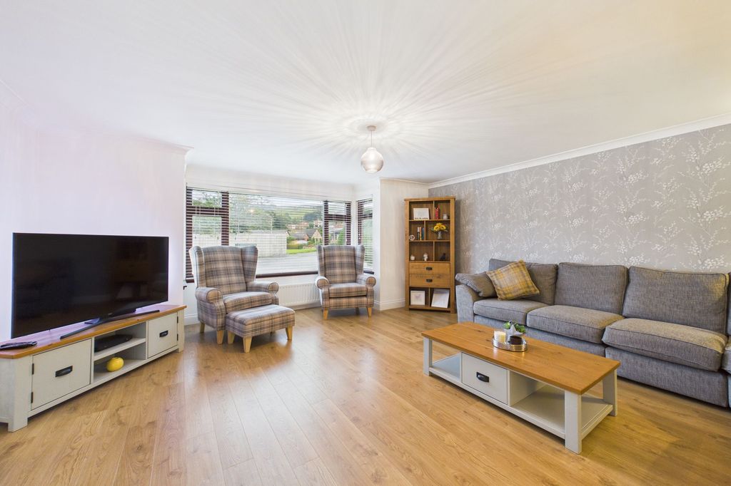 Property photo 2 of 37 Lounge Angle 1