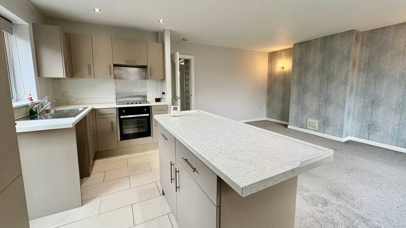 Property photo 3 of 11 Photo 8