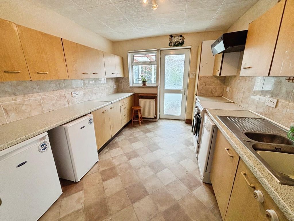 Property photo 3 of 12 70c55Db4-Image00011.Jpeg