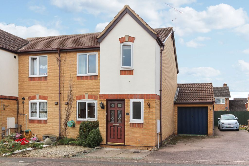 Property photo 1 of 8 Front