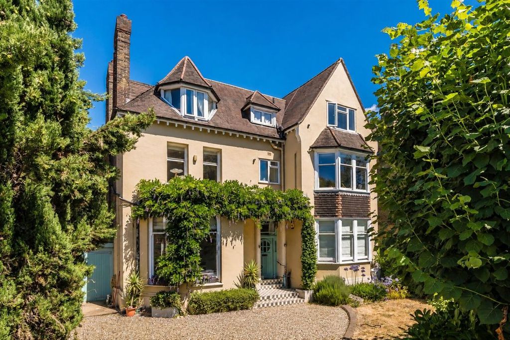 Property photo 1 of 6