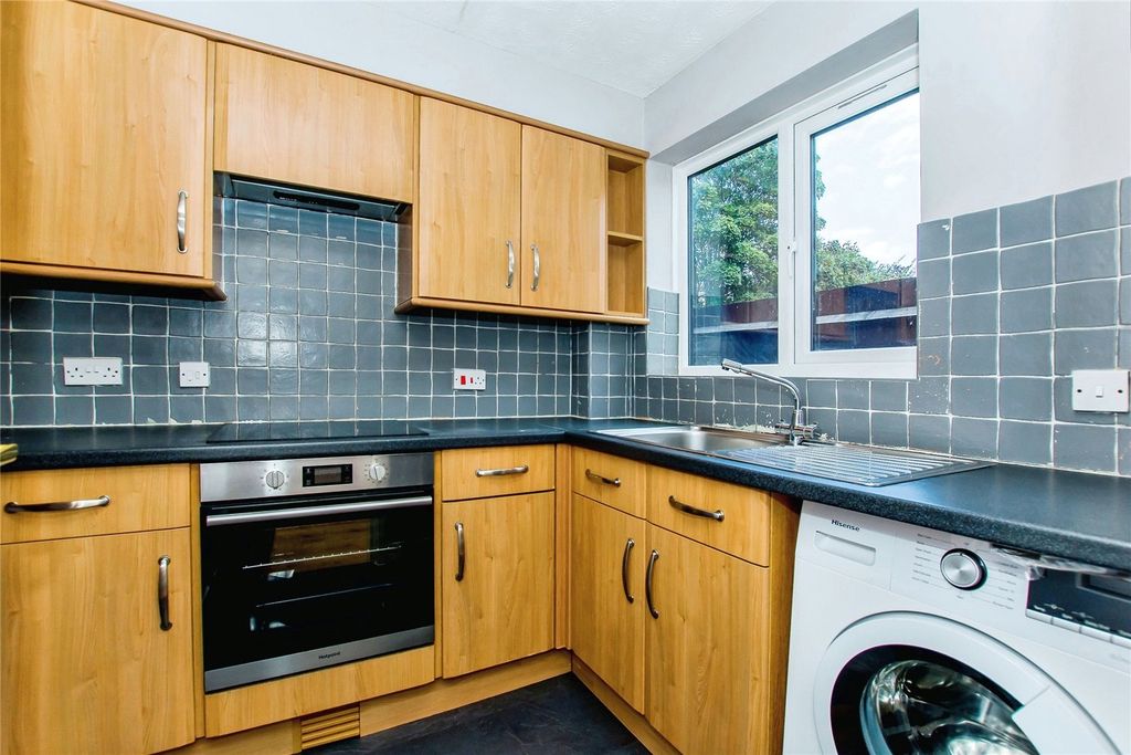 Property photo 2 of 10 Picture No. 32