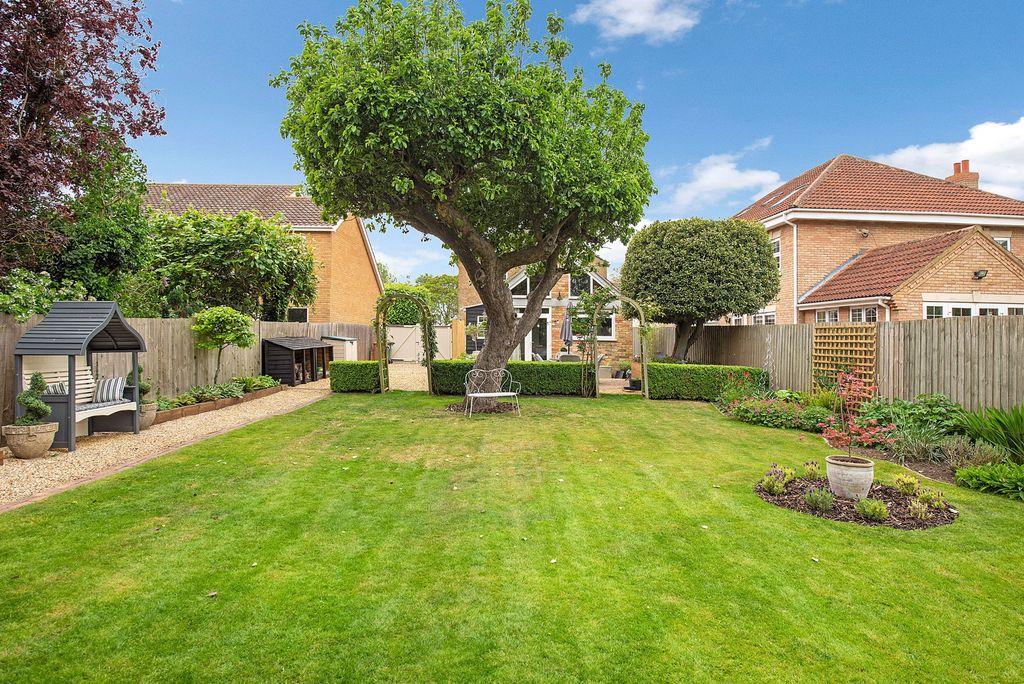 Property photo 2 of 40