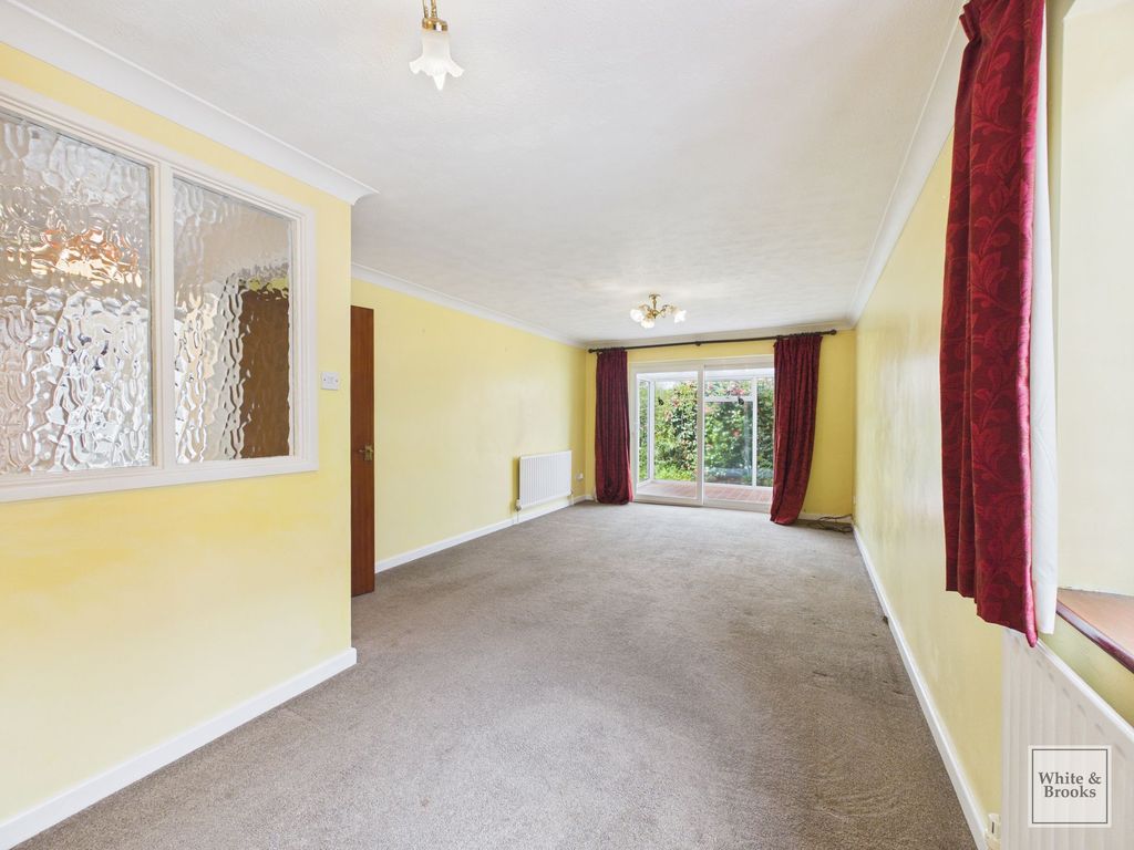 Property photo 2 of 18 Living Room