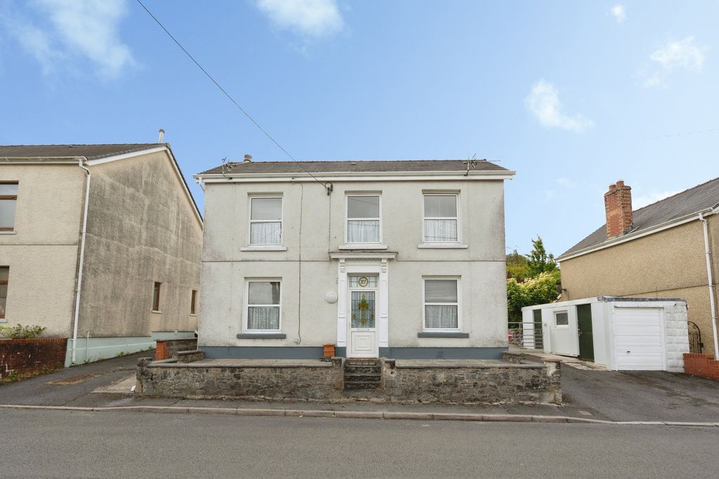 Property photo 1 of 17 Pbox-Img.Jpg