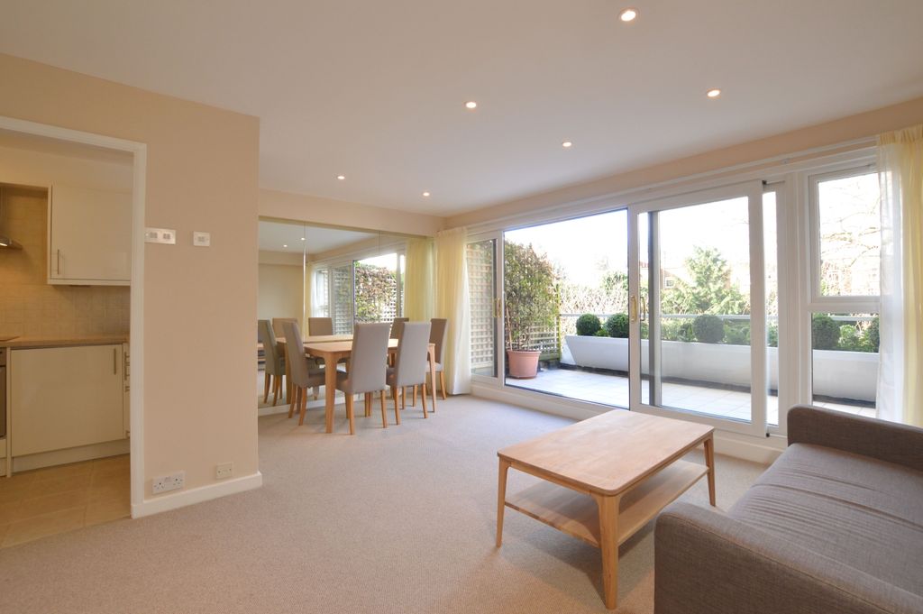 Property photo 1 of 8 Reception