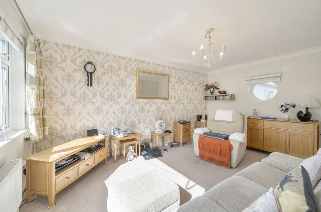 Property photo 2 of 14 1349749-12-68Beec...