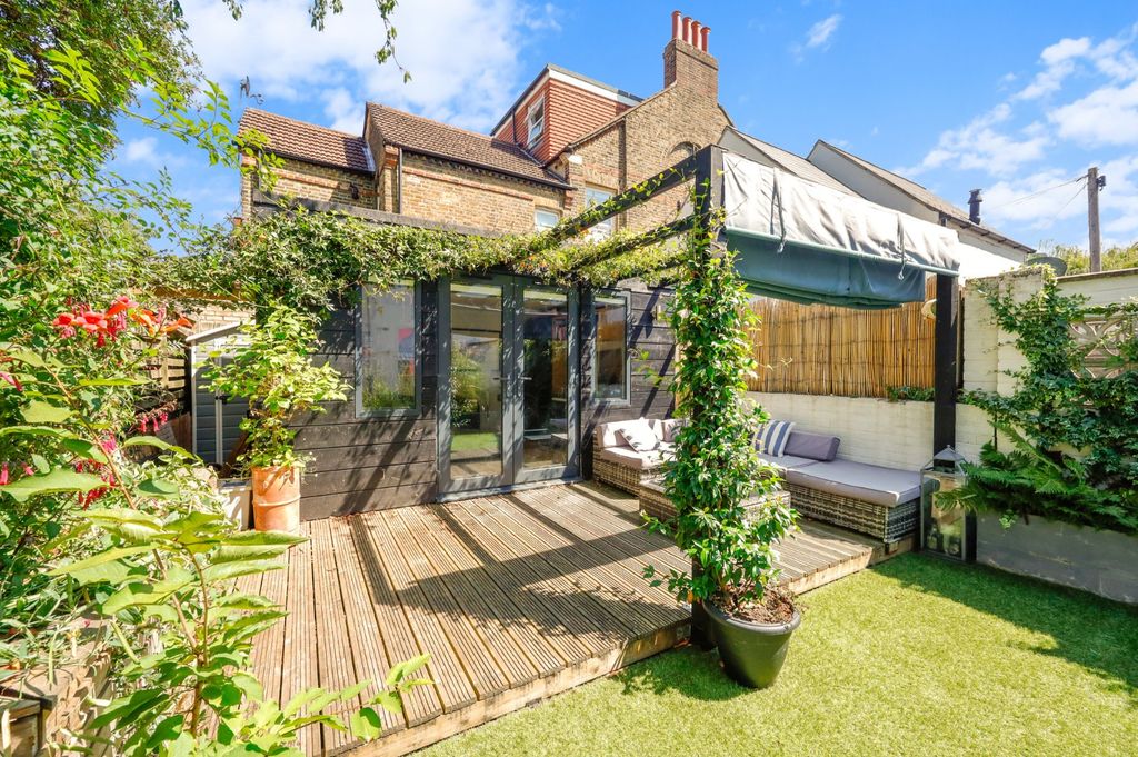 Property photo 1 of 22