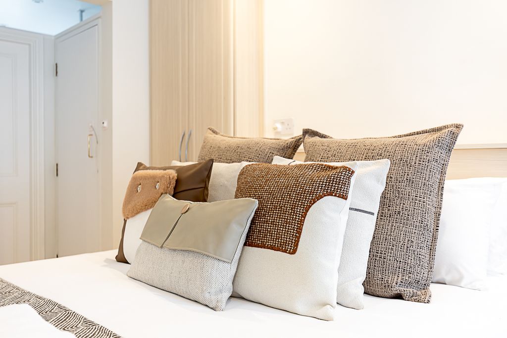 Property photo 2 of 35