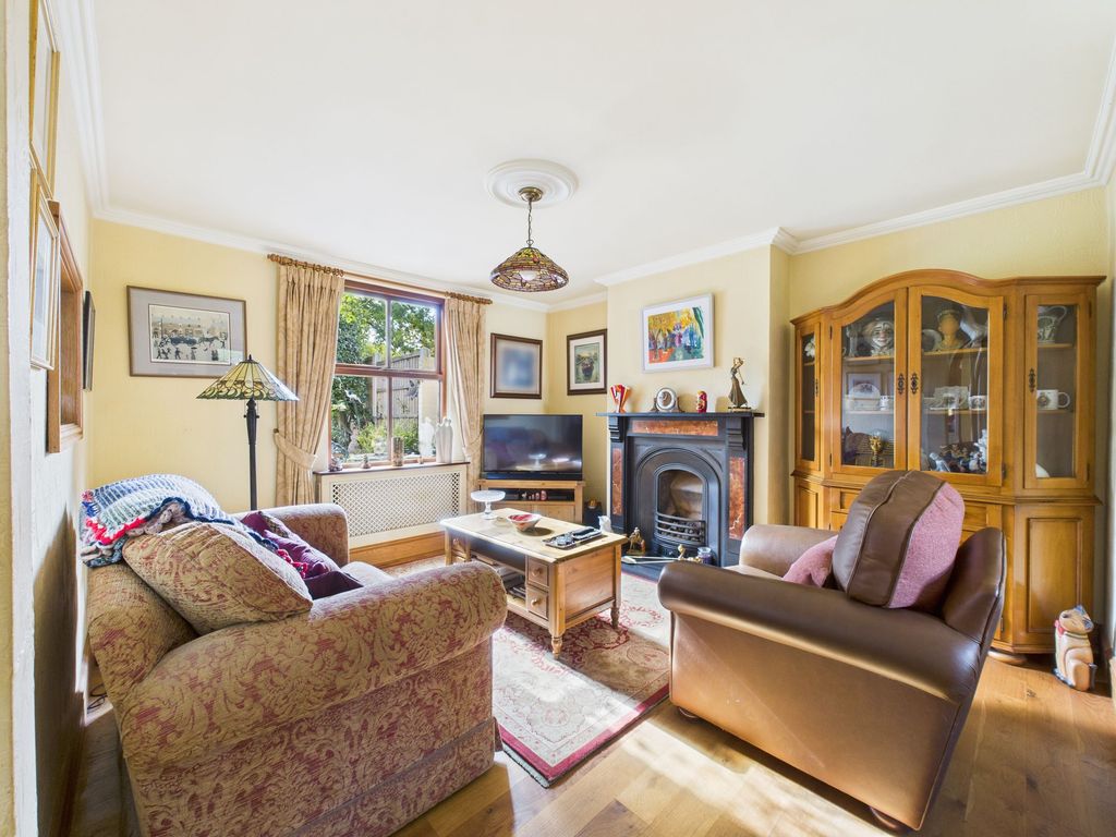 Property photo 2 of 28 Lounge