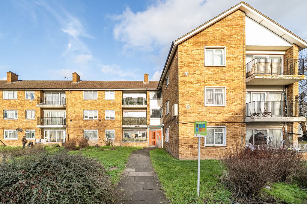 Property photo 1 of 9