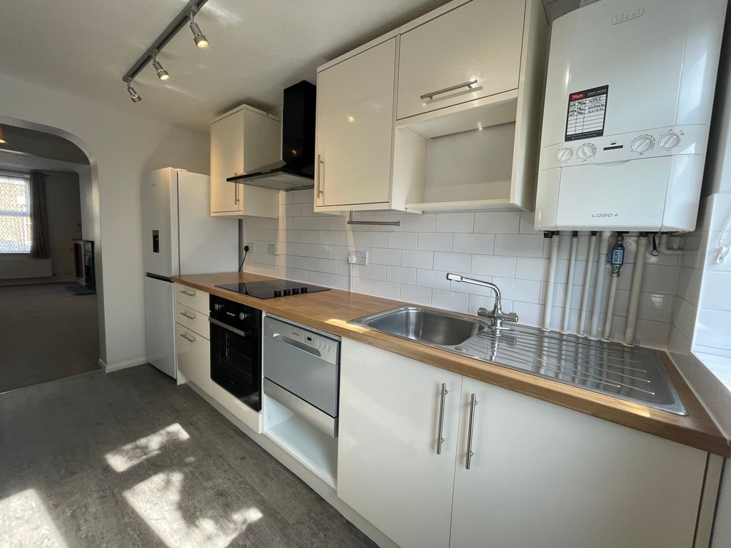 Property photo 3 of 13
