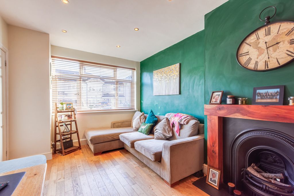 Property photo 3 of 14 Gallery