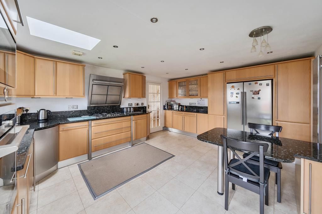 Property photo 2 of 26 Kitchen