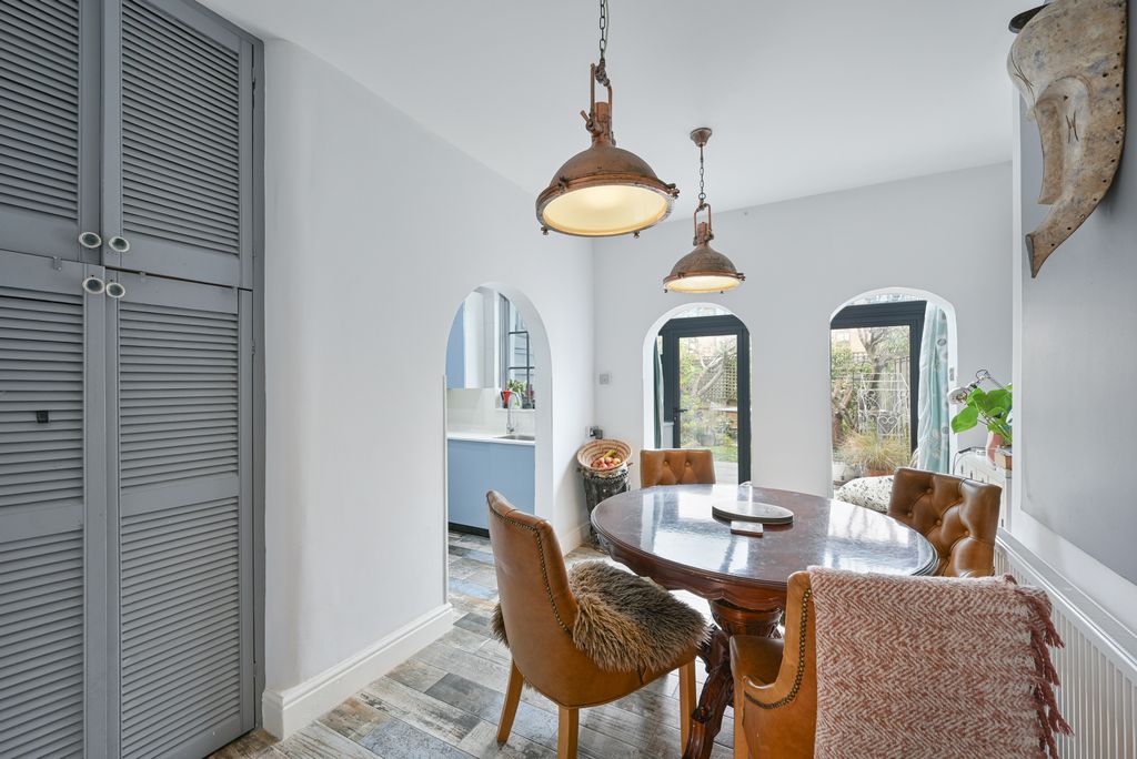 Property photo 3 of 12 Dining Room