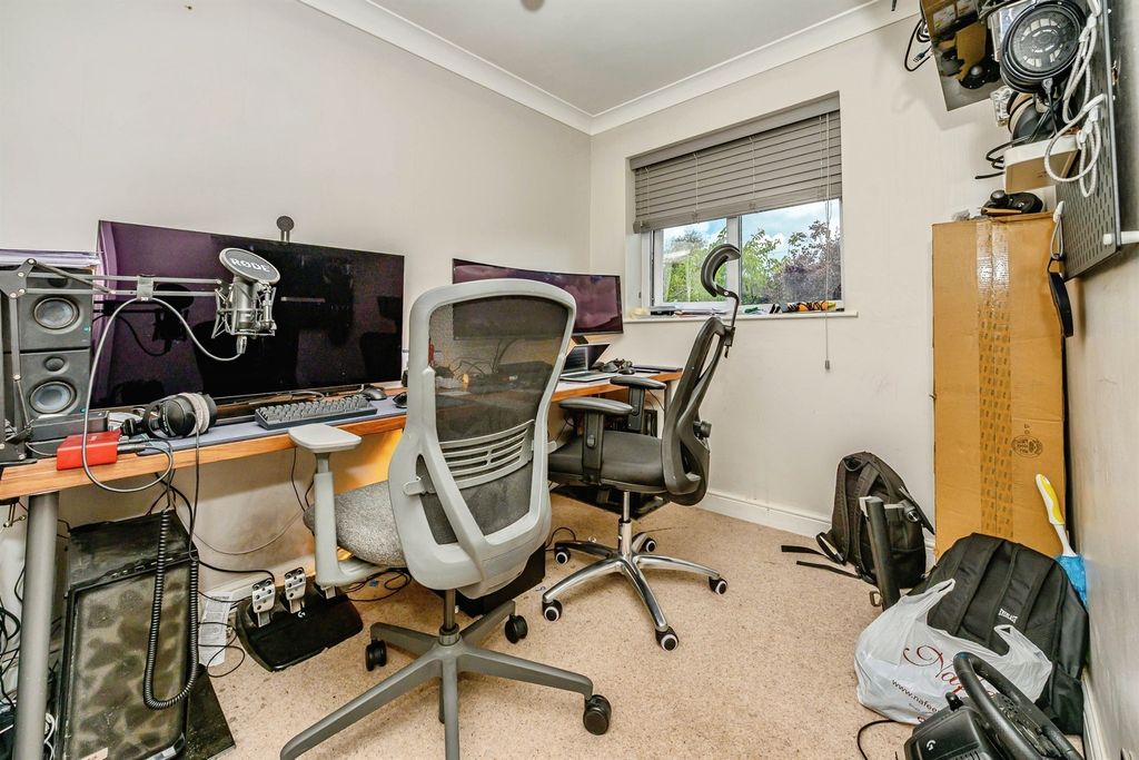 Property photo 3 of 16