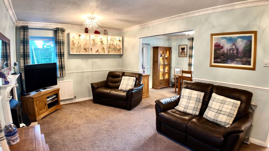 Property photo 3 of 37