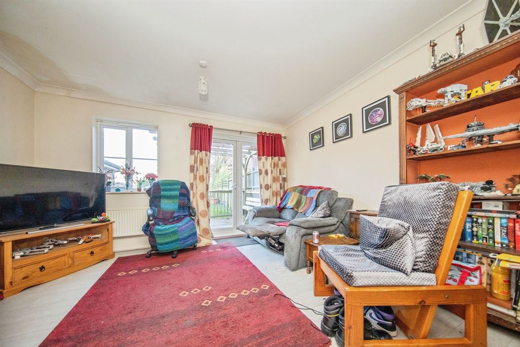 Property photo 3 of 18