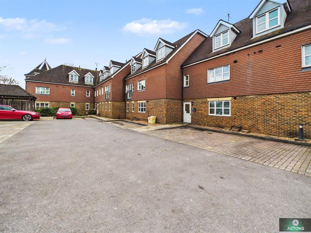 Property photo 1 of 12 Cam02067G0-Pr0200-Still013.Jpg