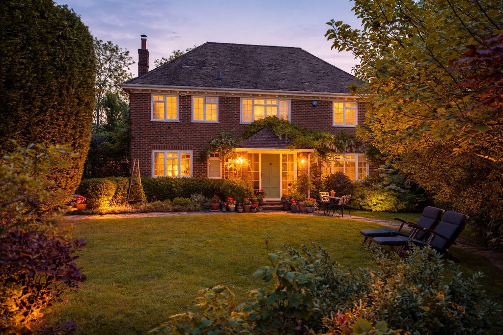 Property photo 2 of 24