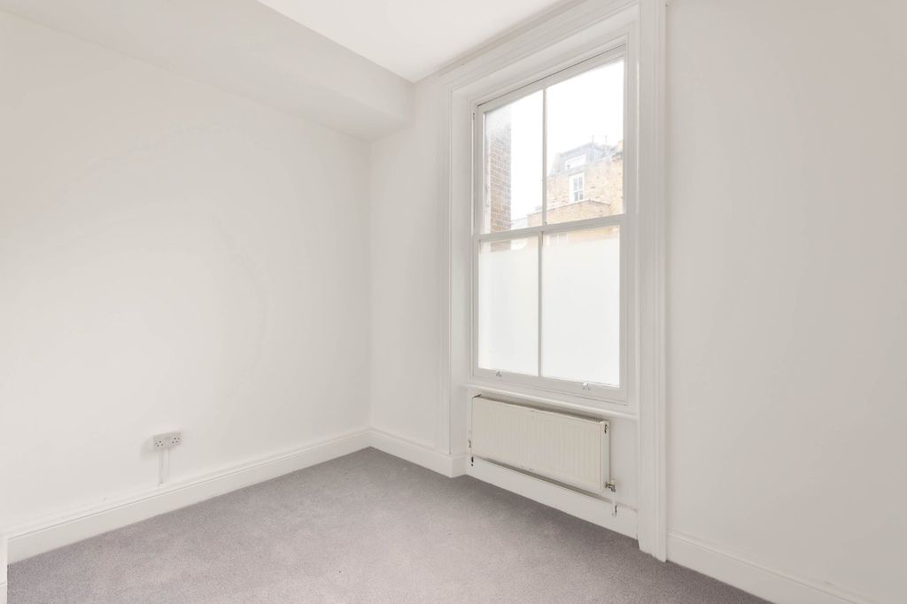 Property photo 3 of 5 Bedroom