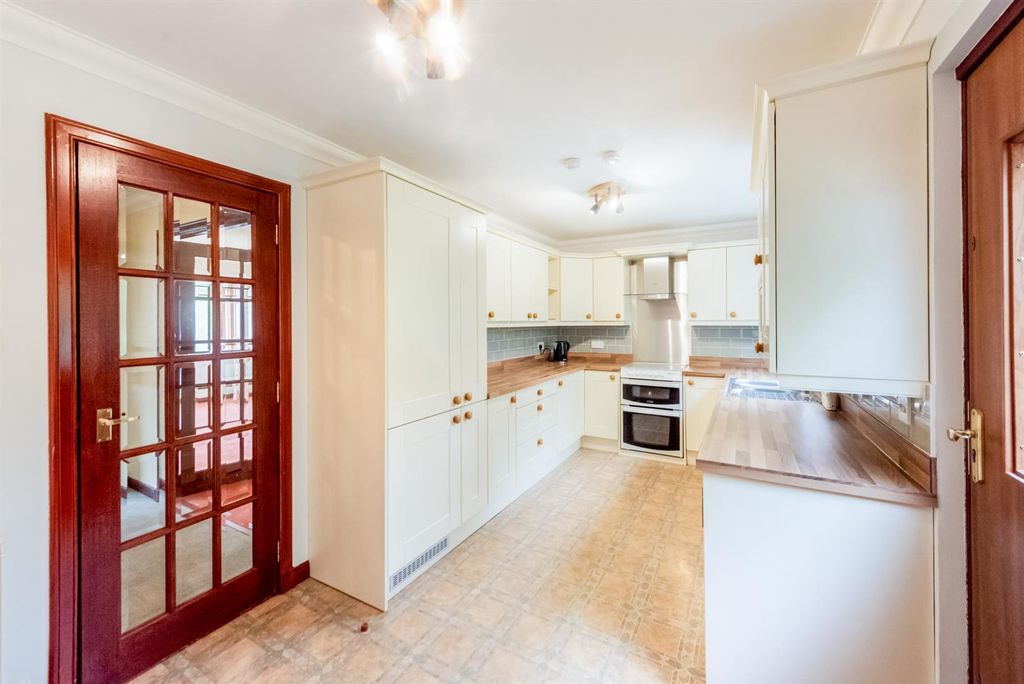 Property photo 2 of 30 18.Jpg