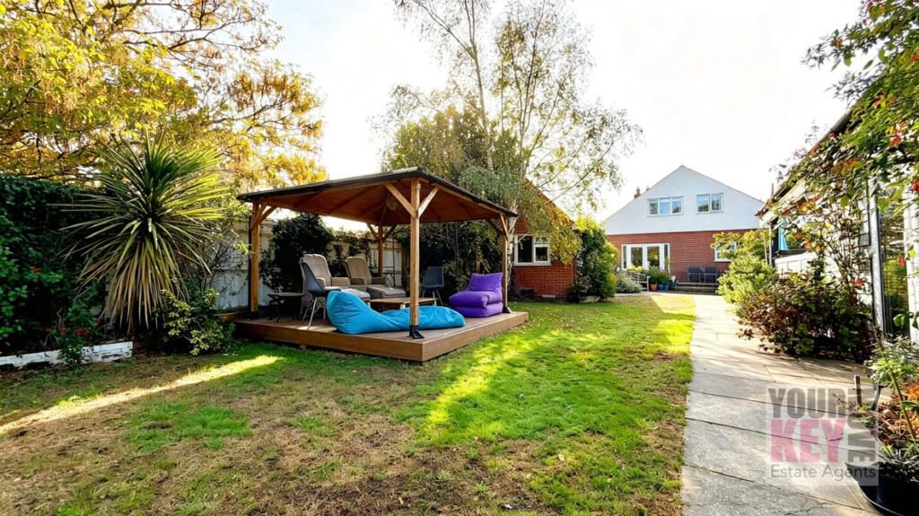 Property photo 2 of 33