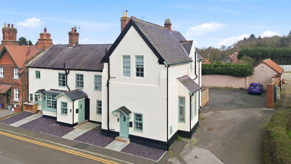 Property photo 1 of 15 Mainstreet2