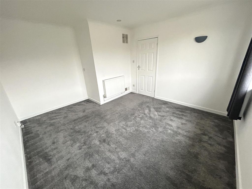 Property photo 2 of 9 Lounge