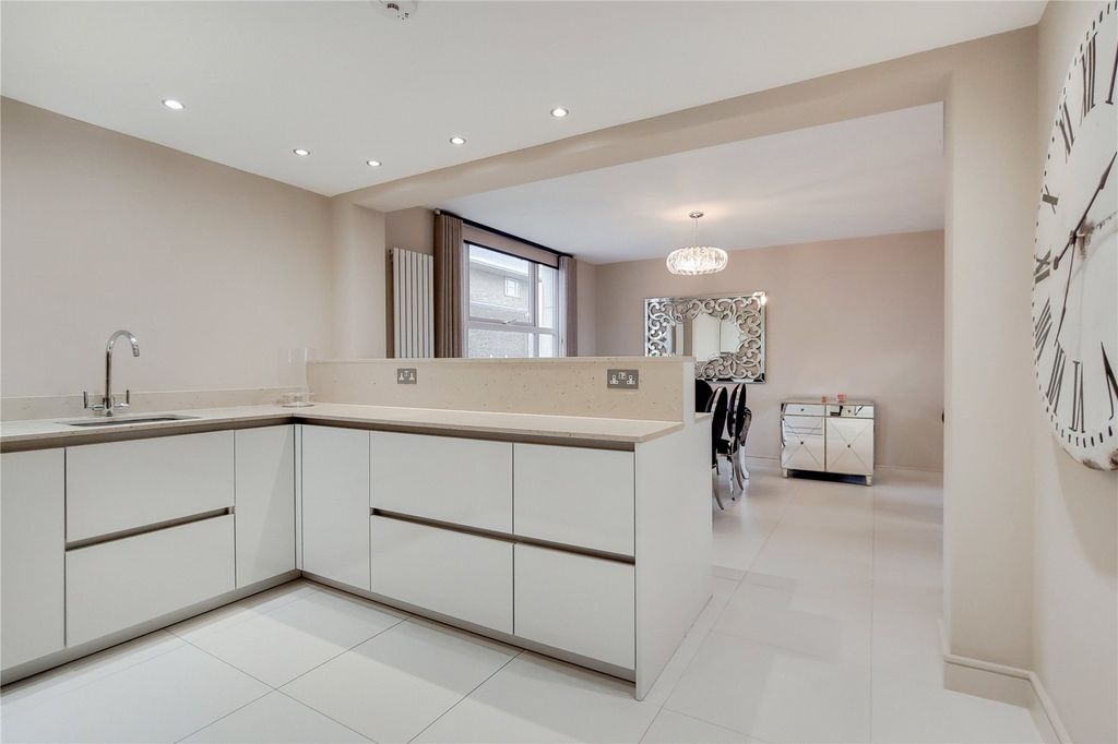 Property photo 2 of 16 Picture No. 25