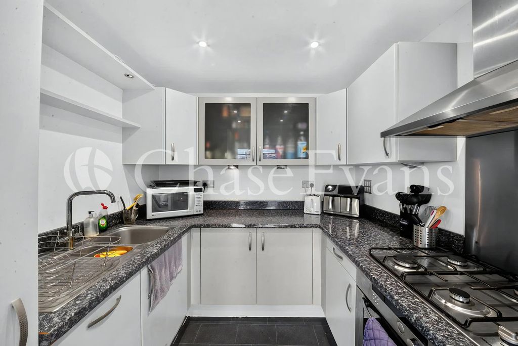 Property photo 2 of 17 Kitchen