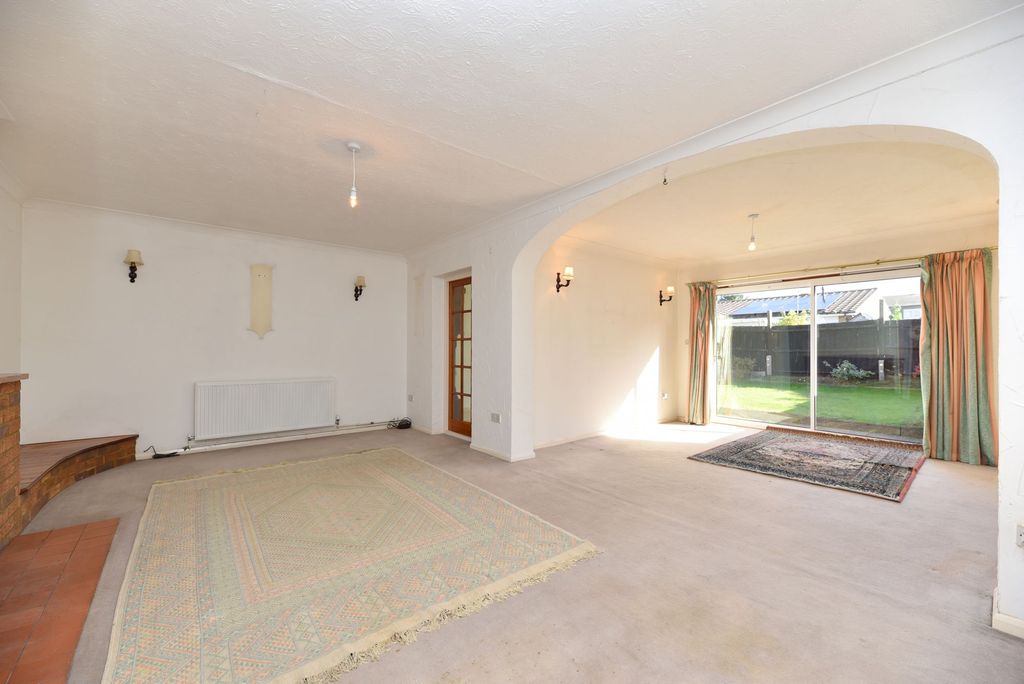 Property photo 2 of 20