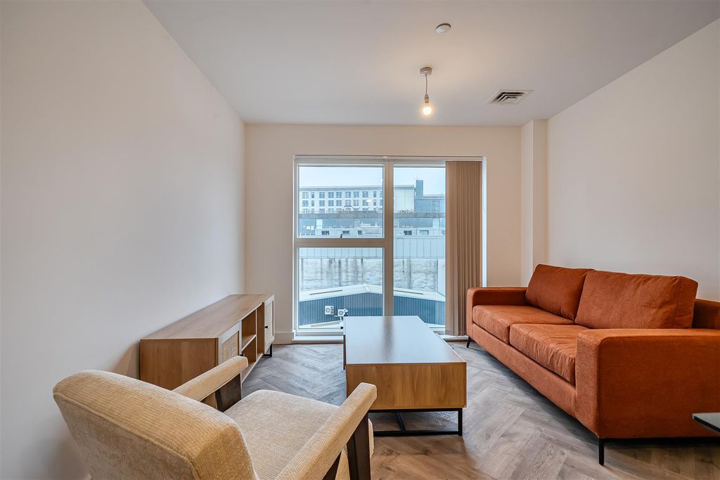 Property photo 1 of 13 1424436-2-69Aae47Cee950.Jpg