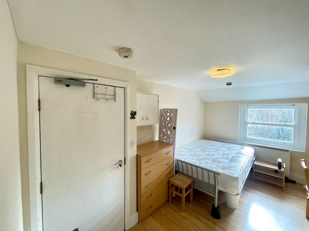 Property photo 3 of 3