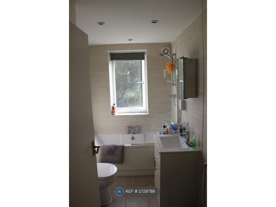 Property photo 3 of 8 Bathroom