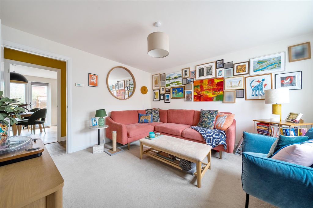 Property photo 2 of 21 1381012-9-6916F966c4Aa8.Jpg