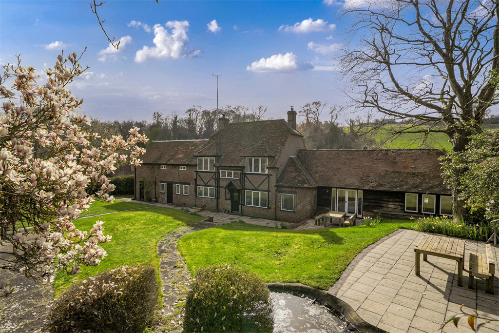 Property photo 1 of 25