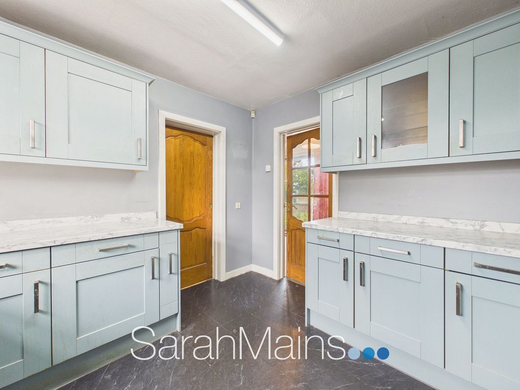 Property photo 2 of 20 Kitchen