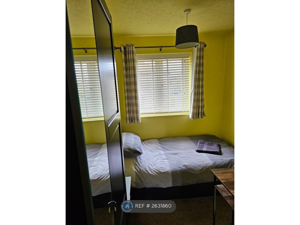 Property photo 3 of 11 Bedroom 3
