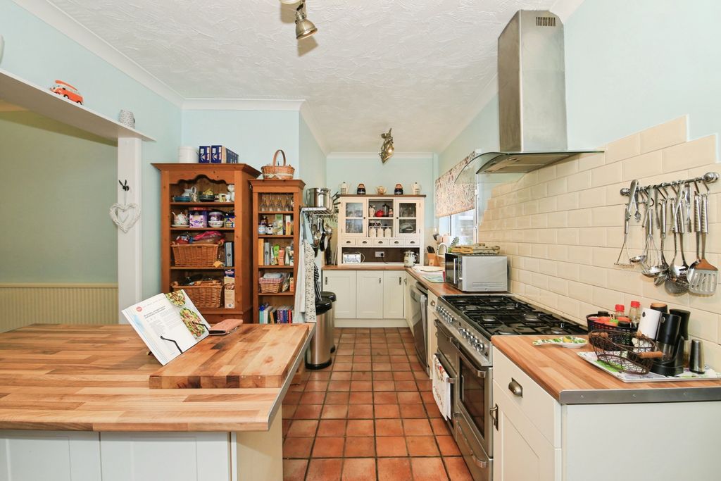 Property photo 1 of 34 Img_1703