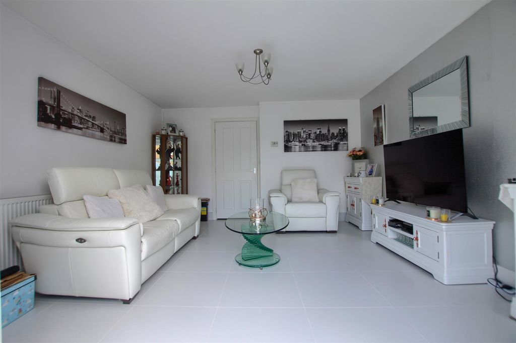 Property photo 3 of 16 Kb5.Jpg