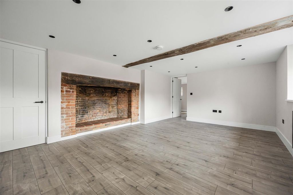 Property photo 2 of 12 12_66275.Jpg