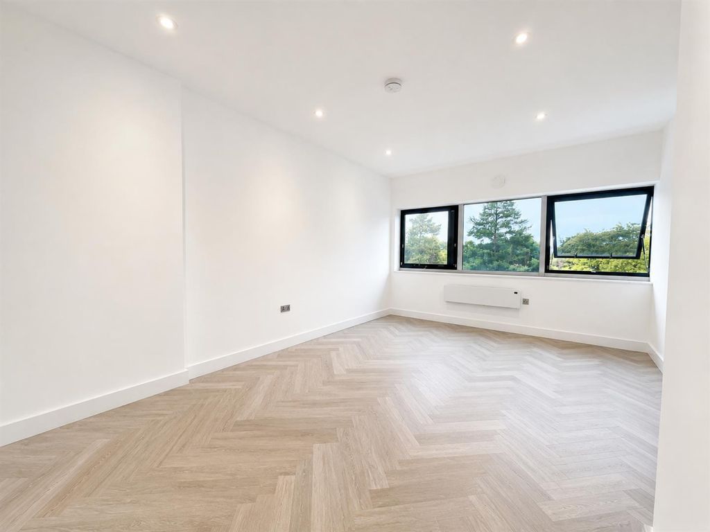 Property photo 2 of 7 799979B4-2085-4053-8Bdc-6Ae3E5901A77.Png